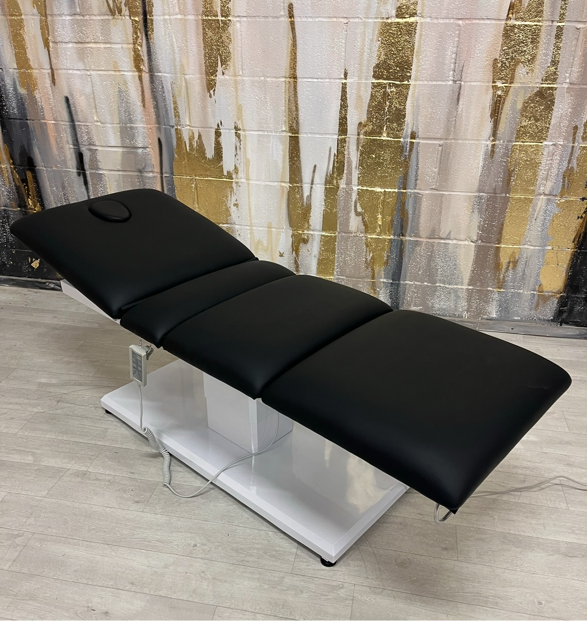Electric beauty bed (white base)