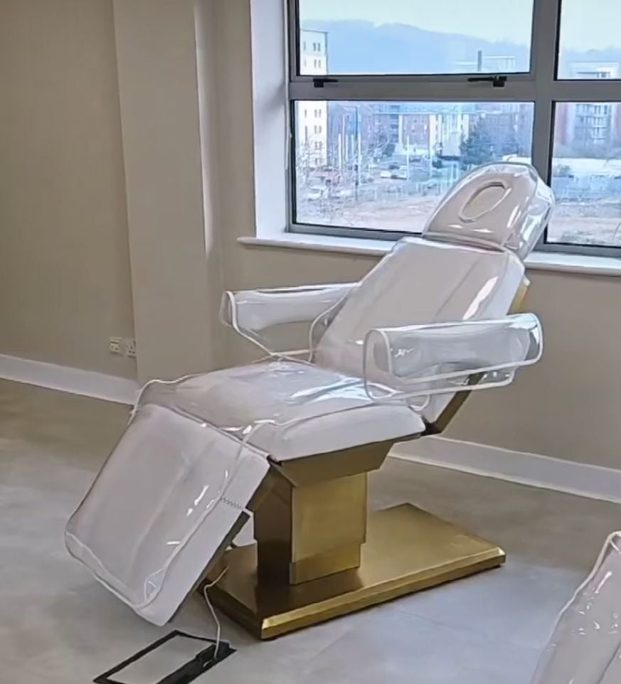 Luxe Electric multi positioning beauty bed (gold base)
