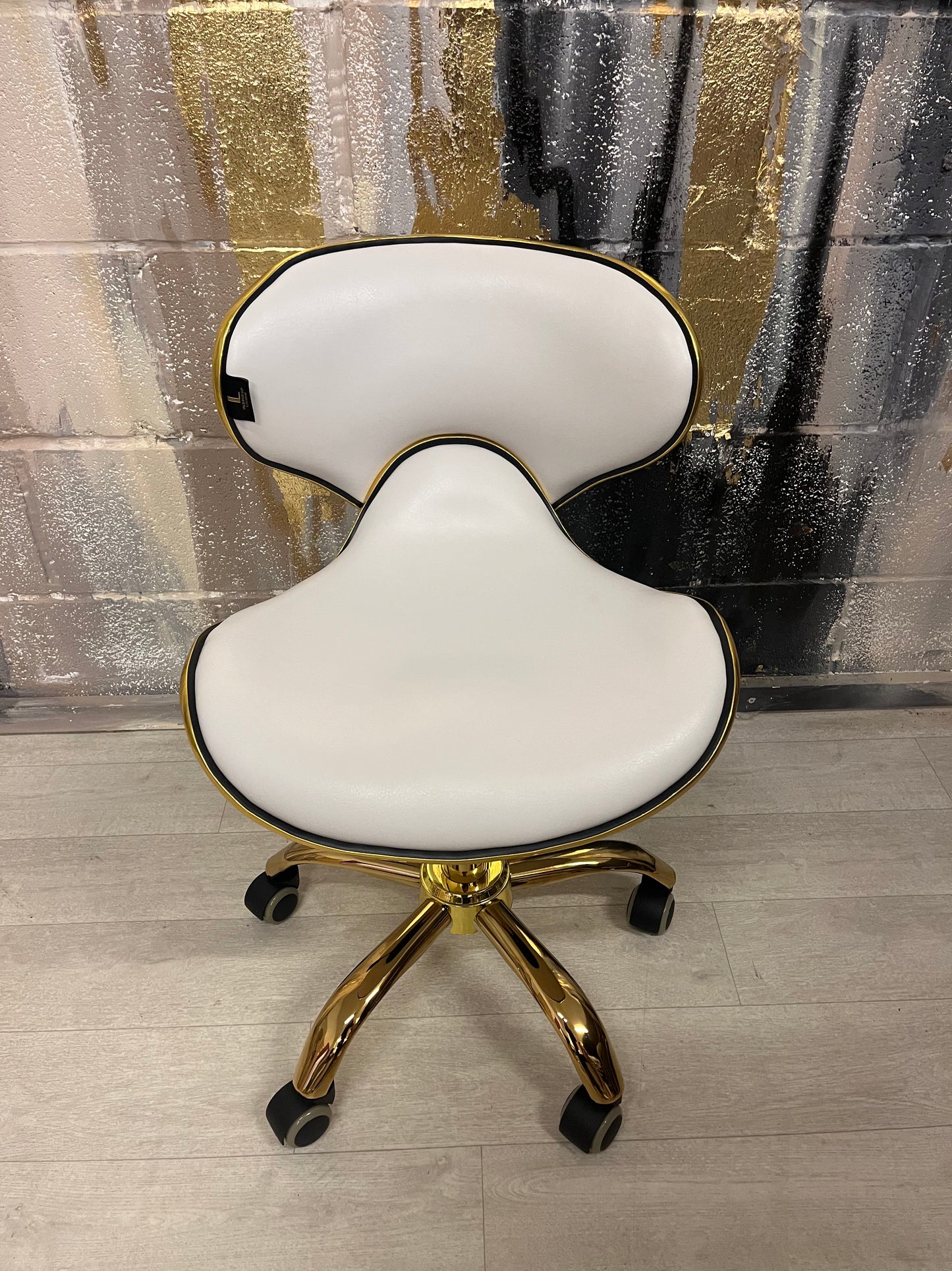 Hollywood technician stool (gold base)