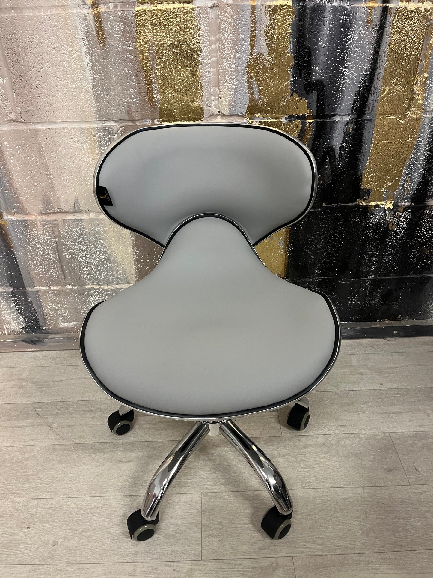 Hollywood technician stool (silver base)